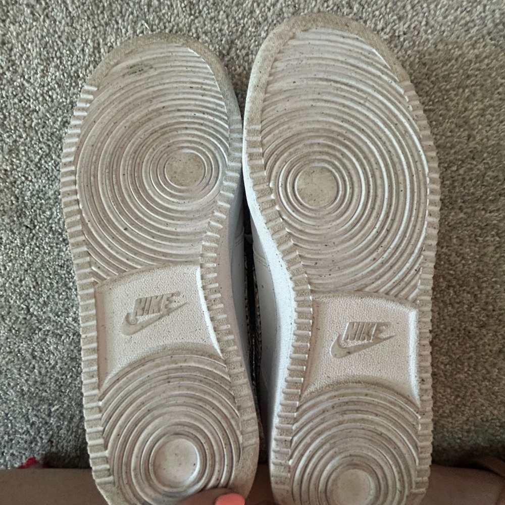 Nike Women's White Sneakers with Patterned Swoosh - Picture 8 of 8